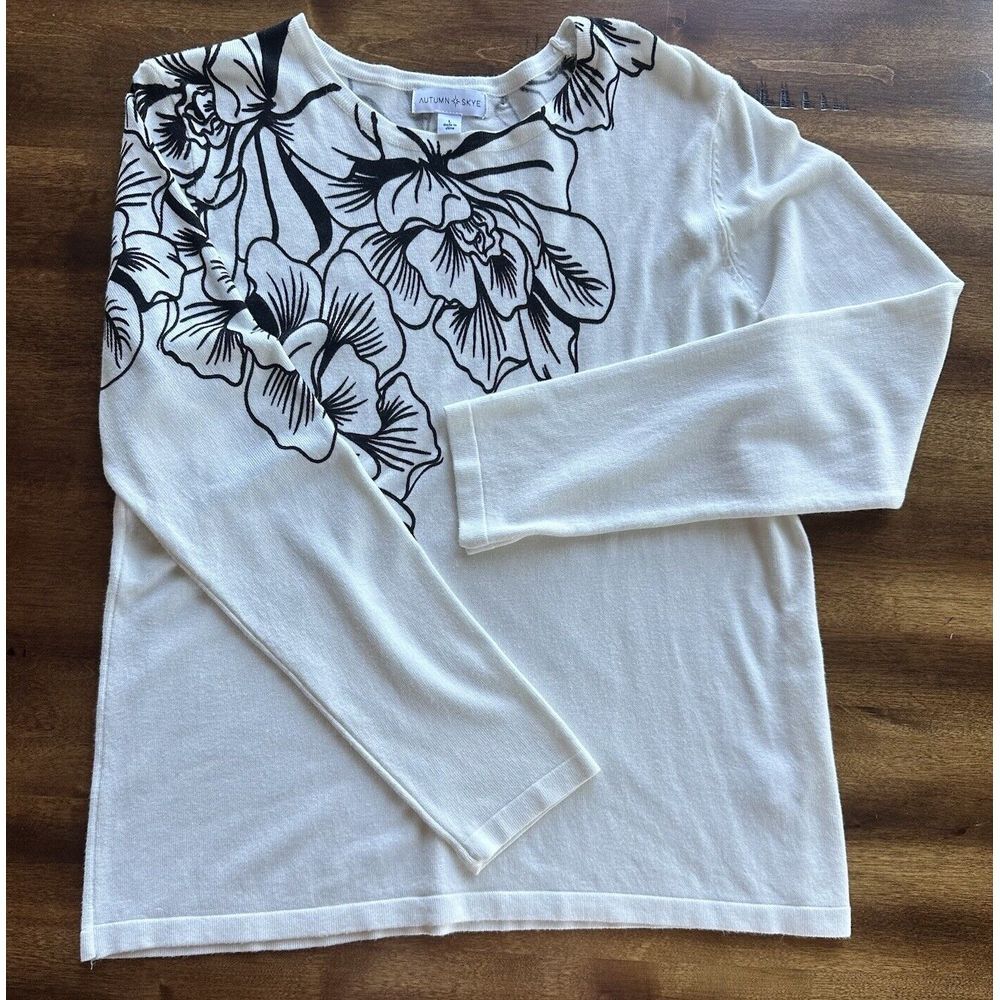 Autumn Skye Lightweight Sweater Ivory With Black Flowers‎ And 3/4 Sleeves Size L